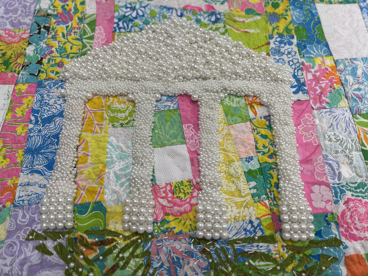 Quilt detail — pearl portico centered