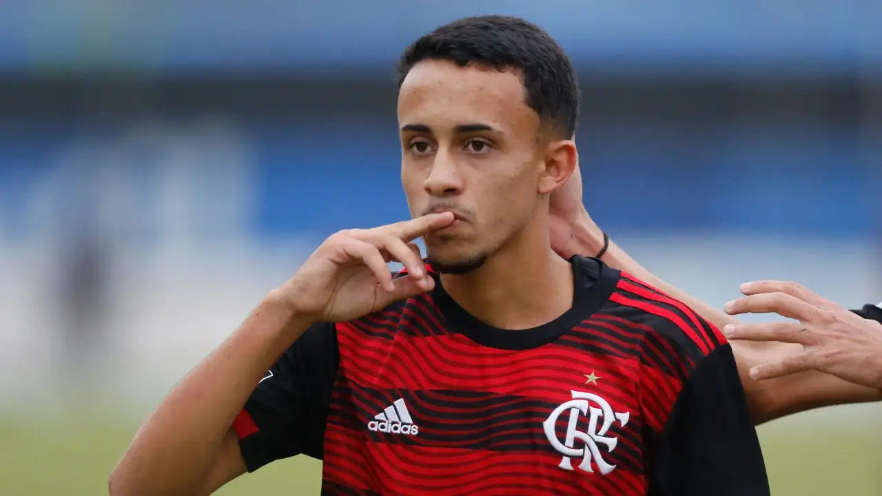 Matheus Gonçalves na base
