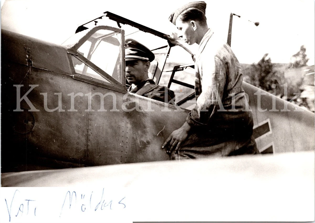 S246 Photo Wehrmacht Archive Repro Luftwaffe Aircraft Me109 JG51 Pilot RKT Mölder