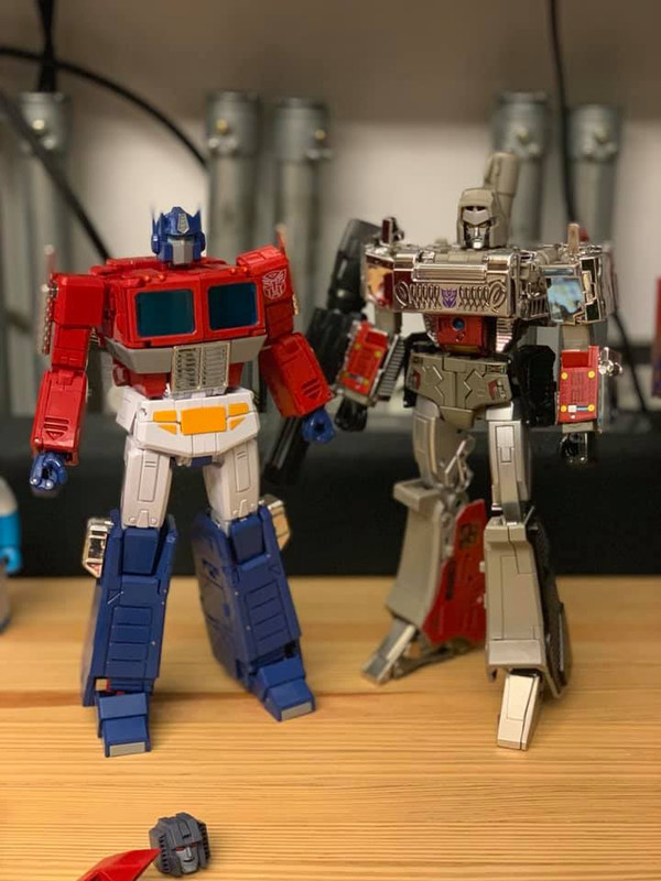 25-MP-44-Convoy-Optimus-Prime-V3
