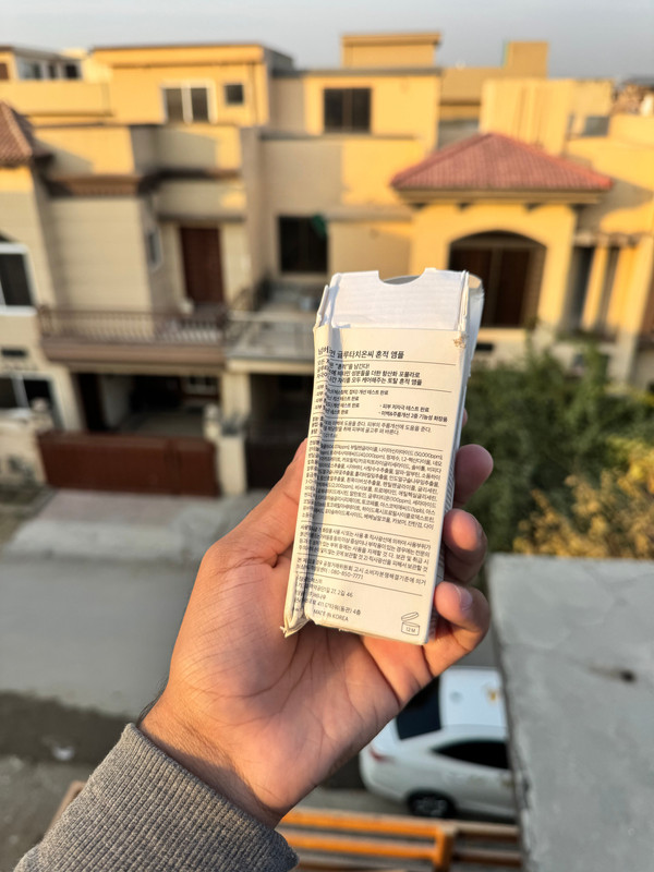 Numbuzin 5+ Vitamin Concentrated Brightening Antioxidant Serum 30 ML (Just Box rough , Bottle is Fresh and complete in quantity). - image 4