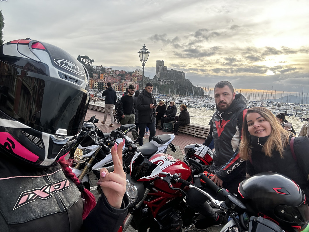 3C6BE627-7B8E-41E2-B8EC-033FD51F3B27