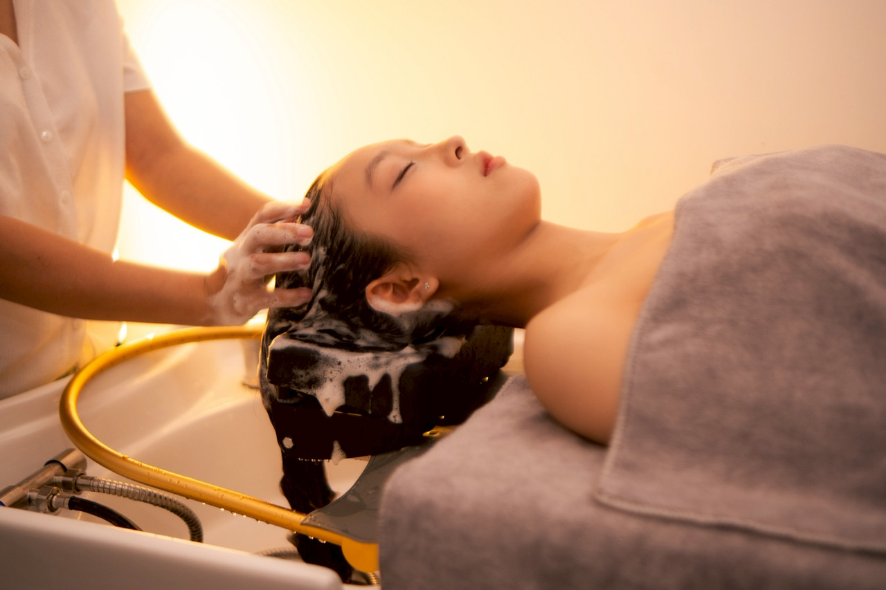 Yururi Japanese Head Spa ダナン — ヘッドスパ施術の様子