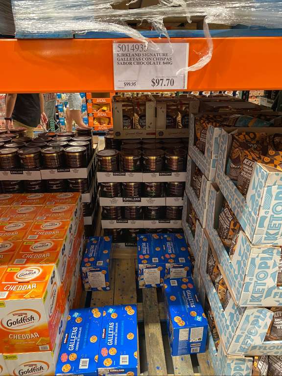 Costco: Galletas con chispas de chocolate Kirkland, caja con 30 paquetes - Cuernavaca