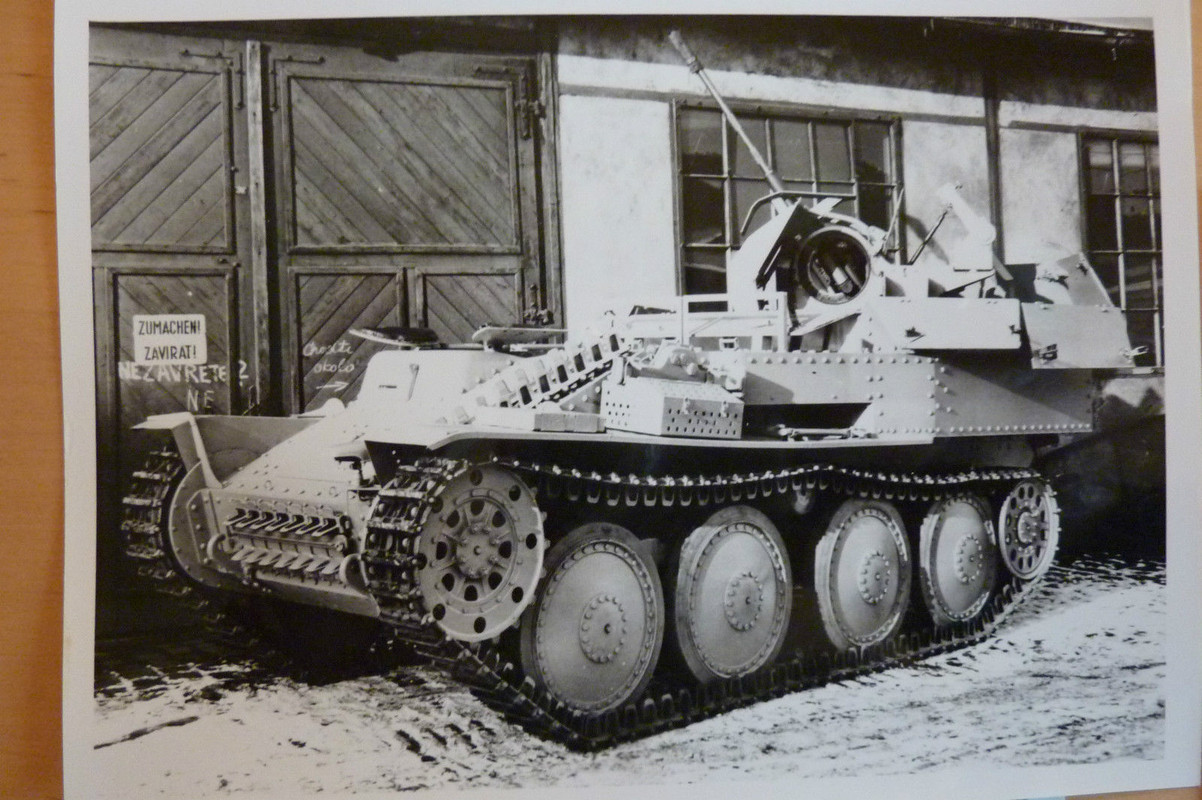 FLAKPANZER Aufklärer Bergepanzer Hetzer 10 Werka