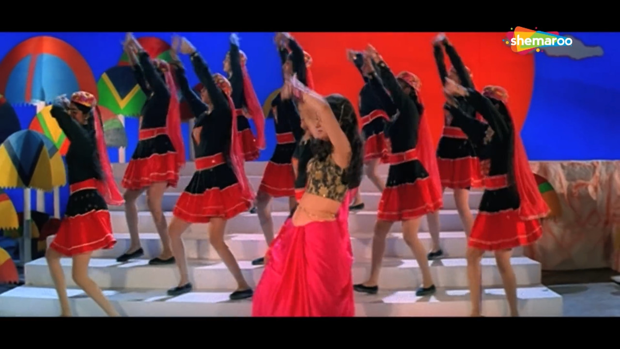 [Image: Tisca-Chopra-Kader-Khan-Romantic-song-Su...wala-9.jpg]