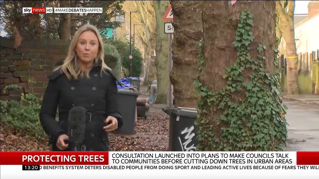 30 December - 13.00.00 - Sky News. Live coverage of main weekend