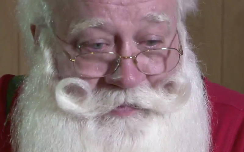 Un niño con cáncer supuestamente murió en los brazos de Santa Claus