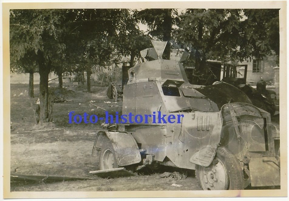 zerstörter französischer Panzer Kampfwagen LKW P