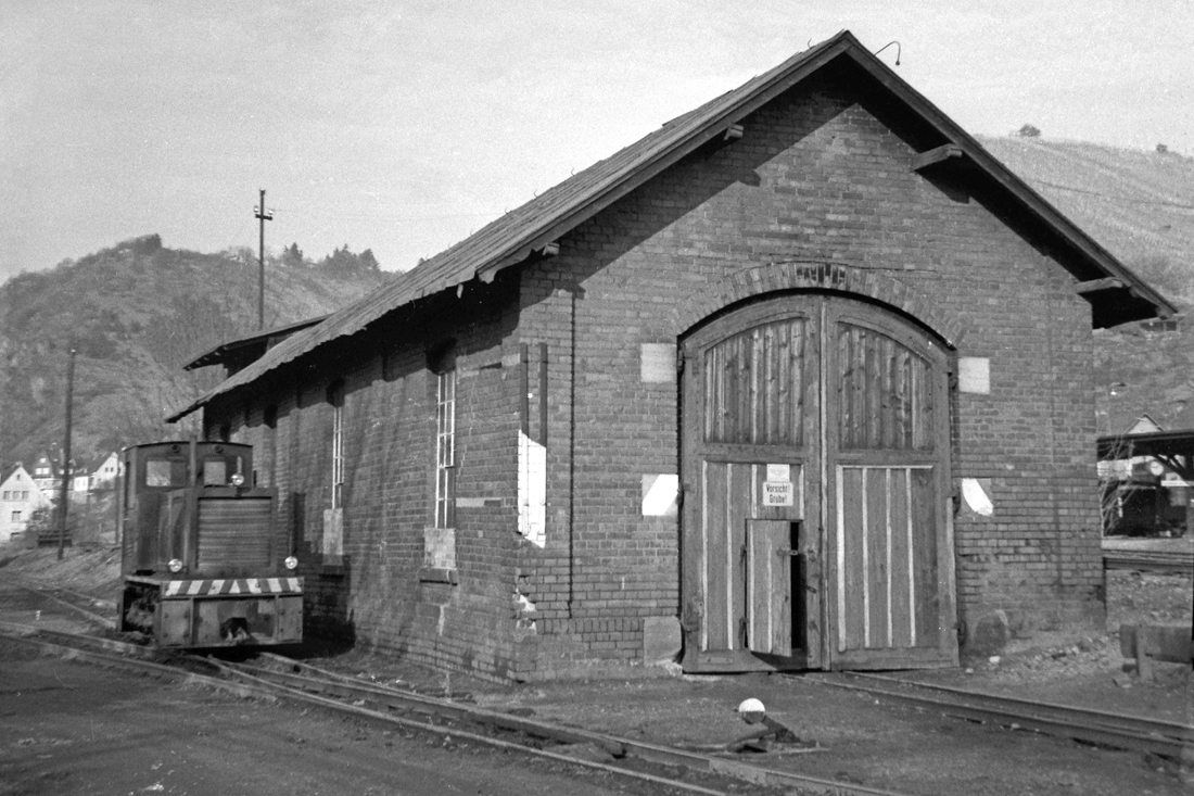 https://i.postimg.cc/rw68CpVg/V_17_der_NKB_01_1968_in_Braubach_(2).jpg