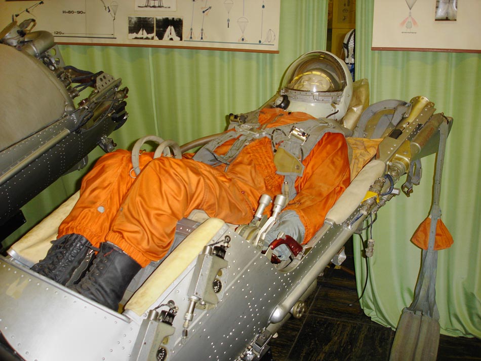 4 Катапультное кресло КП-В-3А космического кораб