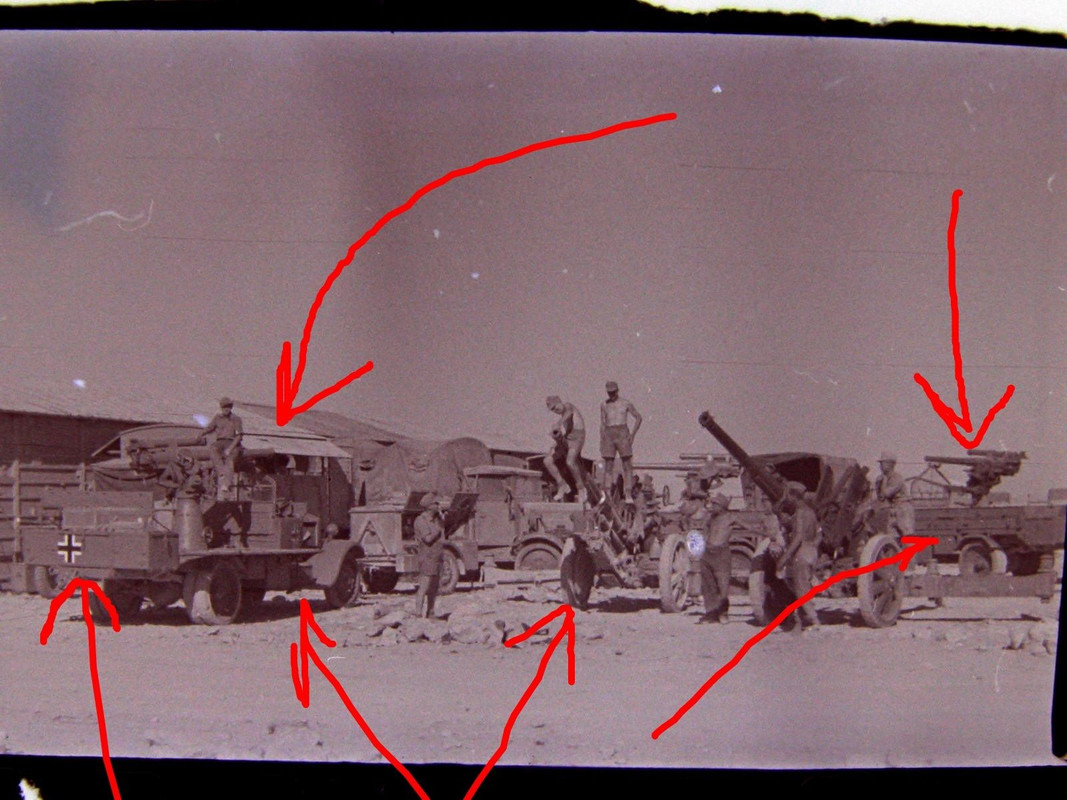 Beute Lkw mit Geschütz usw. in Afrika