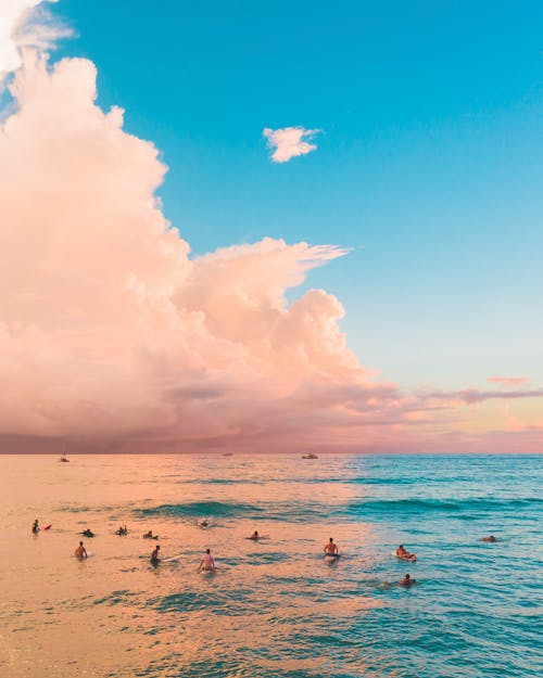 Honolulu Engagement Portraits