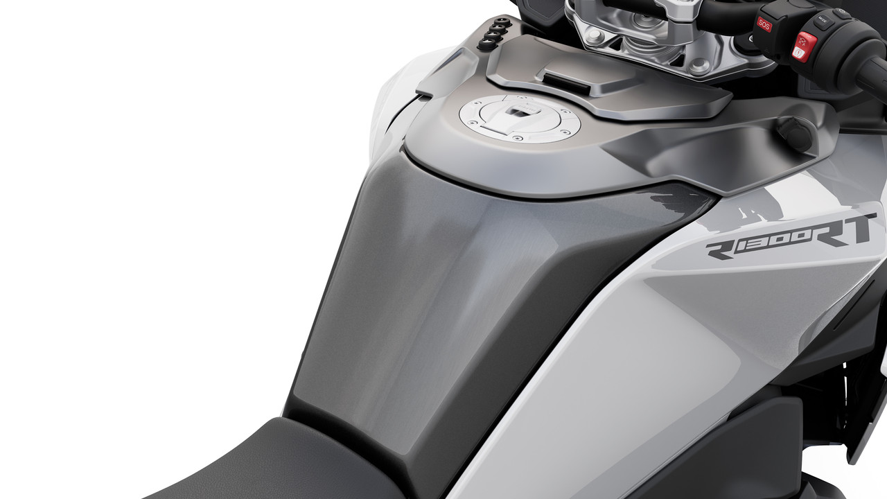 P90596489_highRes_the-new-bmw-r-1300-r