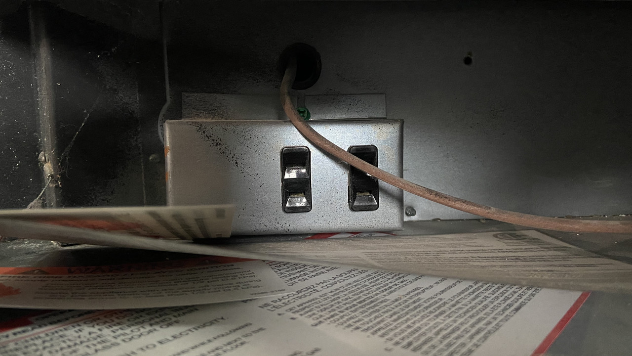 Electrical Outlet in Fireplace r/homeowners