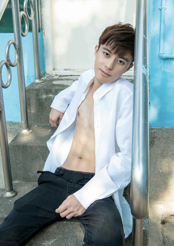 Blue Photo No.78 (Non-sex) - Em bot mới lớn và con cặc giả