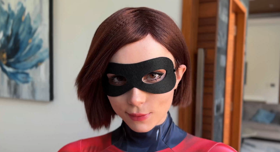 ManyVids – Sweetie Fox – Elastigirl Fucks and Deepthroat till Facial