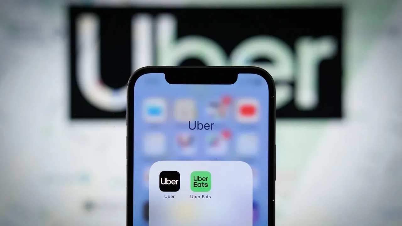 Uber Eats lanzará funciones de IA y más opciones de pago
