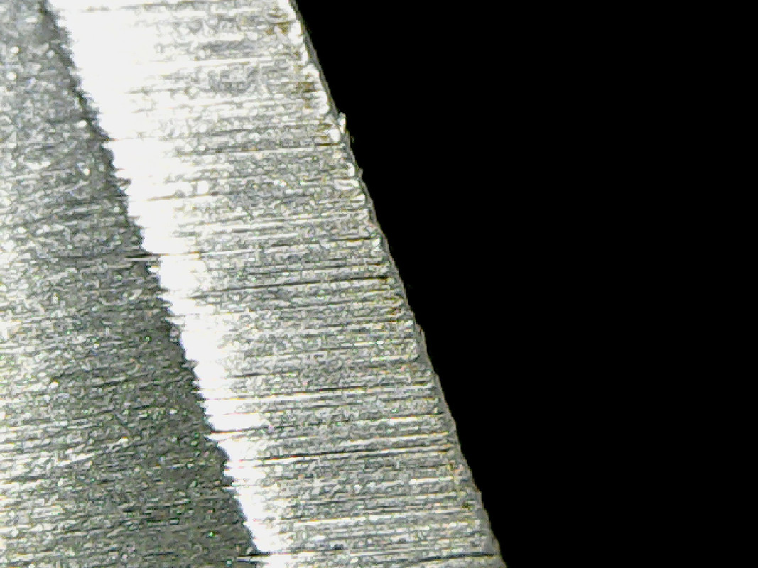 Edge - Spyderco Military S90V - 11