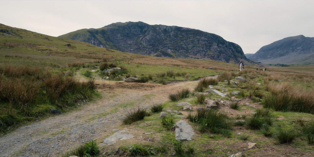 Cursed (2020) S01 (1080p NF Webrip x265 10bit EAC3 5.1 Atmos - Goki)[TAoE]