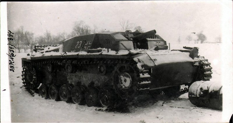 Немецкий танк в окрестностях с. Ершова» (Немецкое штурмовое орудие StuG III).