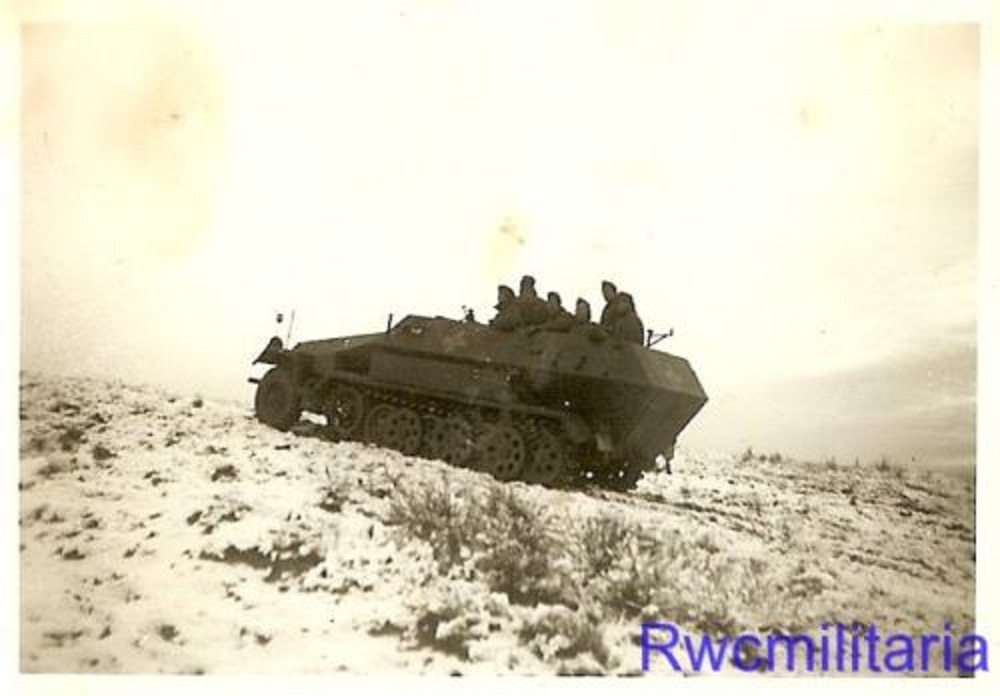 German SdKfz.251 Schützenpanzer Halftrack in Rus