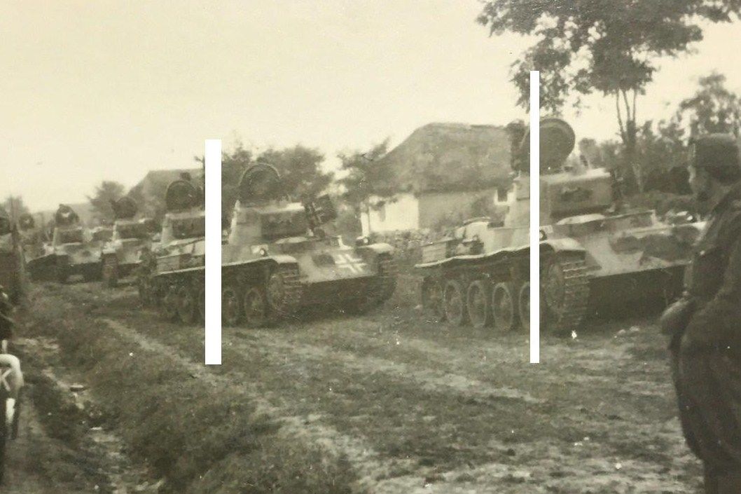FOTO - BEUTE PANZER TOLDI GESCHÜTZ PAK KANONE