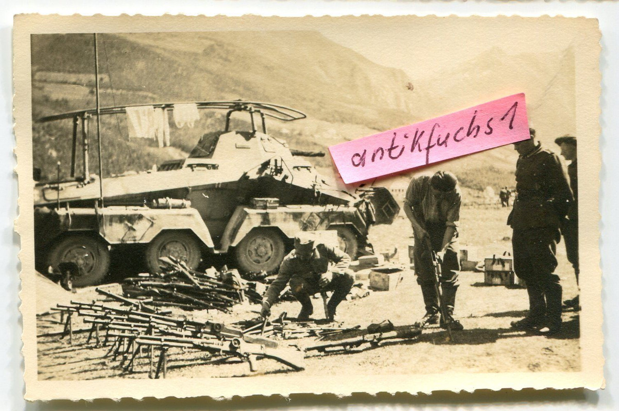8-Rad Funk-SPW  Schützen-Panzer mit vielen Beute MG im 2.WK