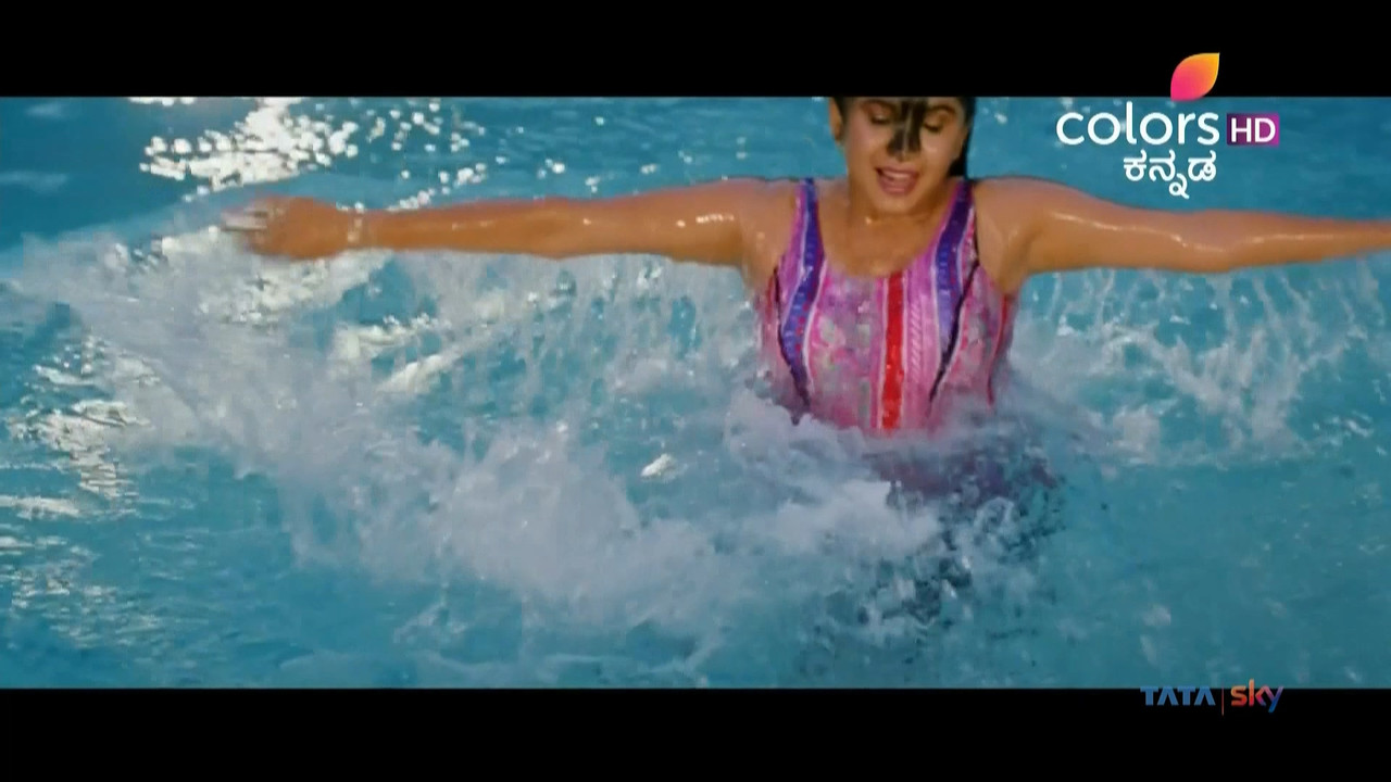 [Image: Ramyakrishna-Swimsuit-Scene-mp4-20211020-125651-597.jpg]