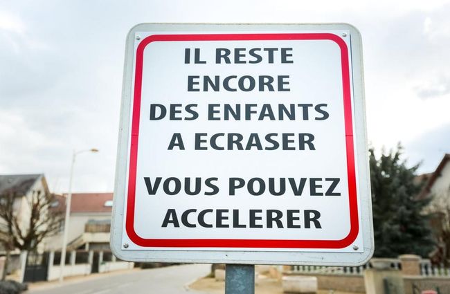 panneau-de-signalisation-insolite