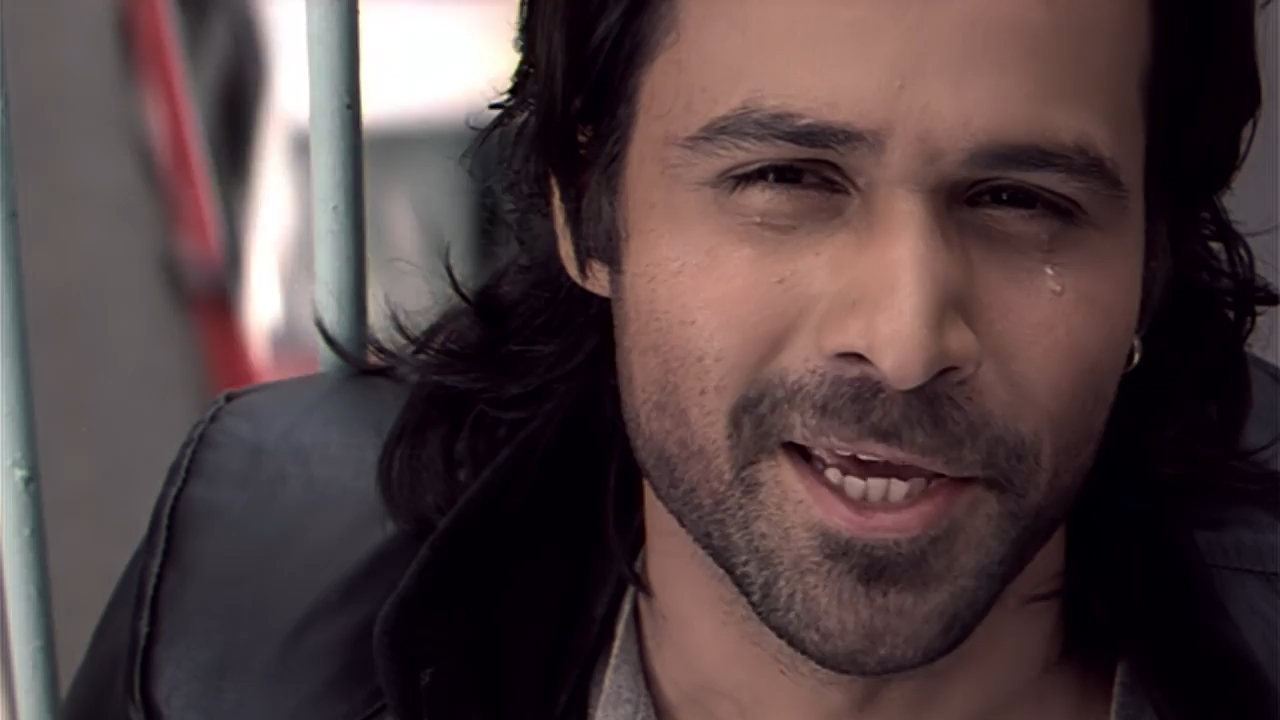 Awarapan 2007 WebRip [Hindi] 480p 720p ESub Screenshot
