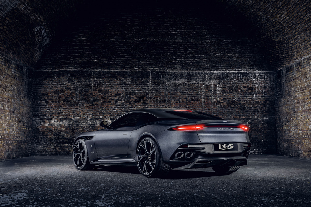 AstonMartinDBSSuperleggera007Edition_04