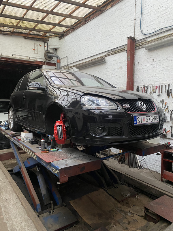 4BEE32FF-71F3-473F-AF30-48A8A5C436D9