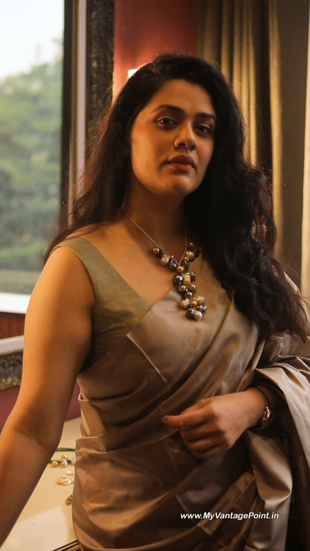 12-Girija-Oak-Beautiful-Look-in-Saree-for-Jewellery-Ad-My-Vantage-Point