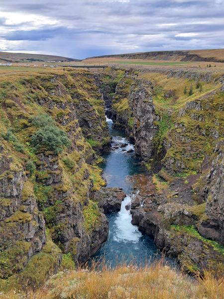 Tejados de turba, cañones y campos de lava, Península Snaefellnes - Islandia, donde la tierra ruge. (6)