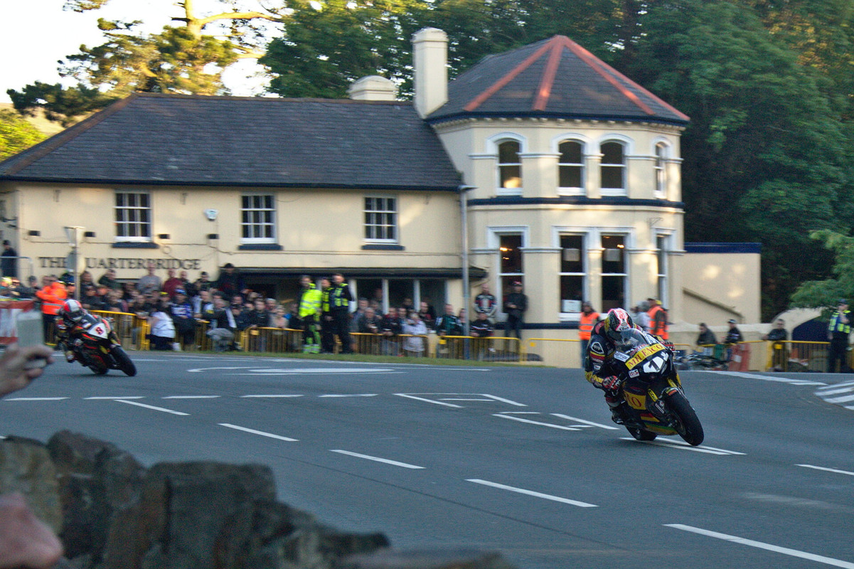 Vmax Tour 2019 au TT à l'île de Man R-DSC9637