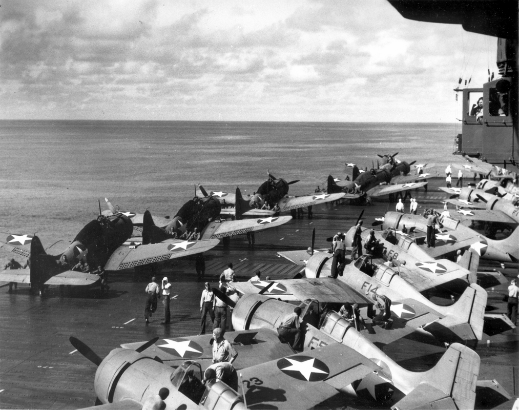 9 grum 730 F4F-4 VF-6 on deck, 5.1942