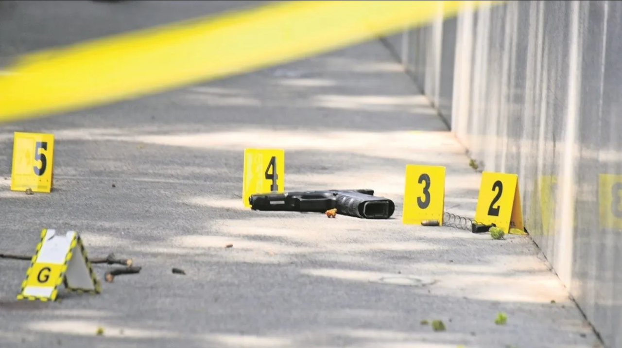 Colima: Hombre es asesinado a machetazos y otros dos a disparos