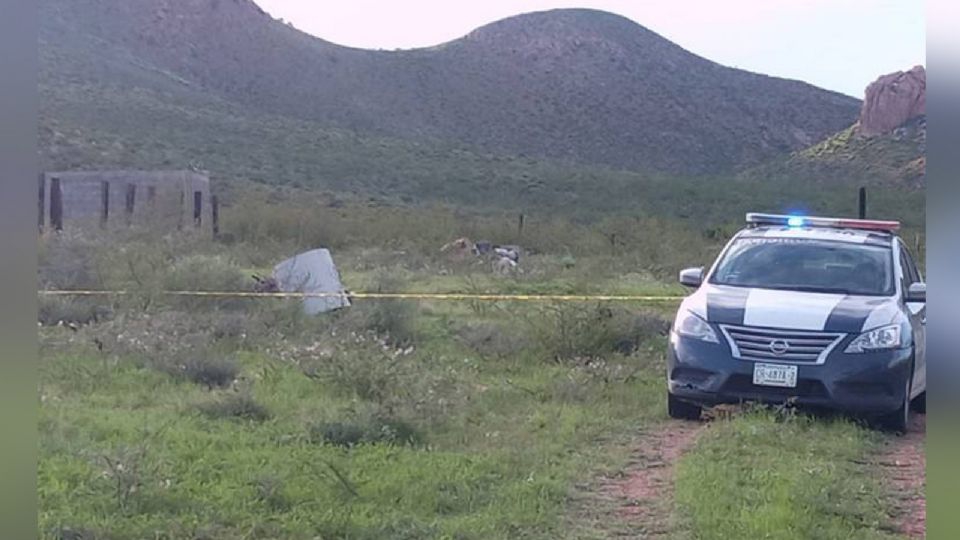 Autoridades encuentran el cadáver de un hombre a la orilla de brecha en Chihuahua