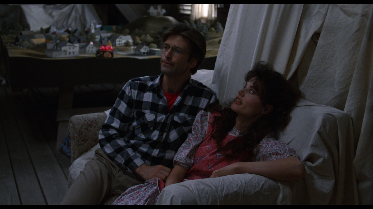 Beetlejuice.1988.2160p.UHD.BDRemux.TrueHD.Atmos.HDR.DoVi.Hybrid.P8.by.DVT.mkv_snapshot_00.03.46_[202