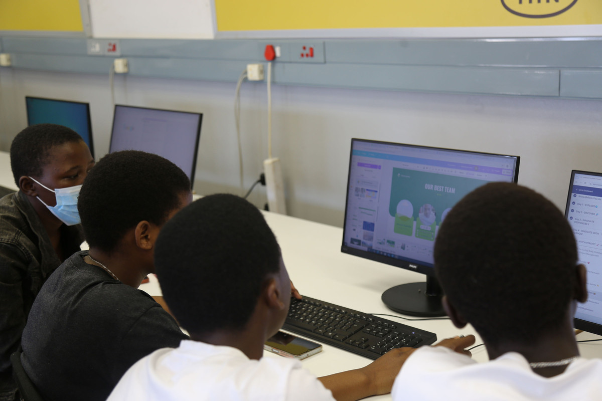Nubian Smart & Teens in AI