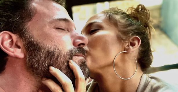 Jennifer Lopez y Ben Affleck 'abiertos a la posibilidad' de casarse