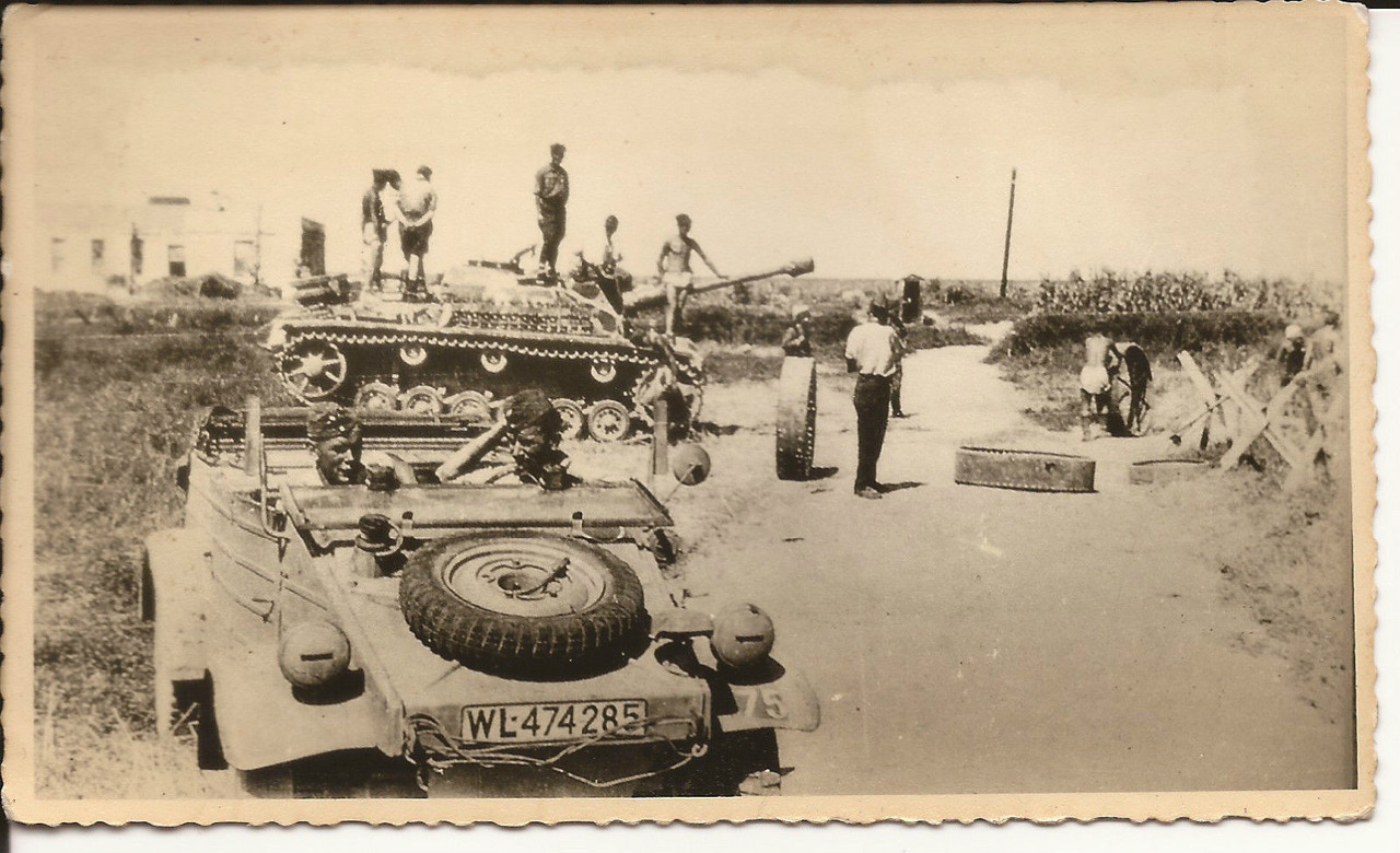 Foto Volkswagen Kübelwagen und Sturmgeschütz Lan