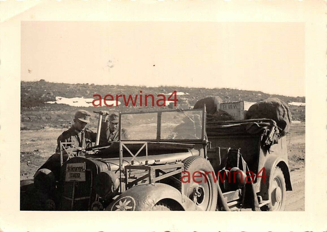 Gebirgsjäger mitb Kübelwagen Wanderer W 11 mit Divisionzeichen Kirkenes Norwegen