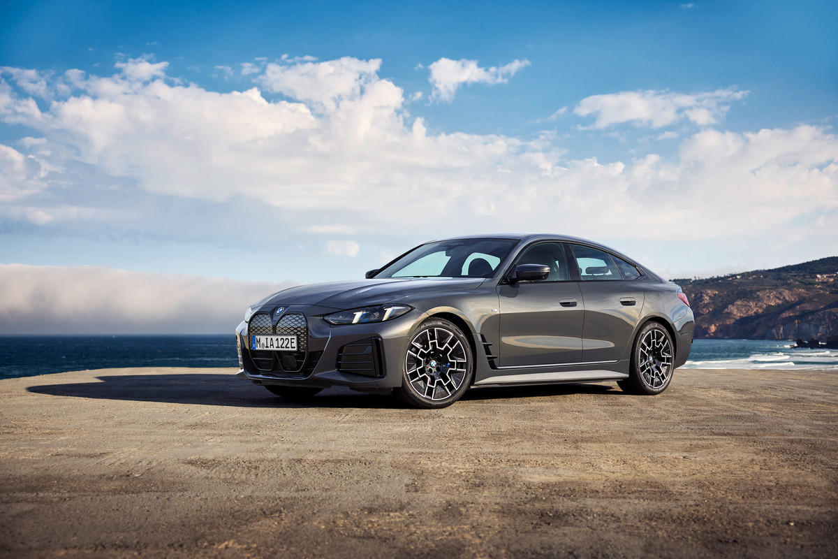 P90546614_highRes_the-new-bmw-i4-e-dri