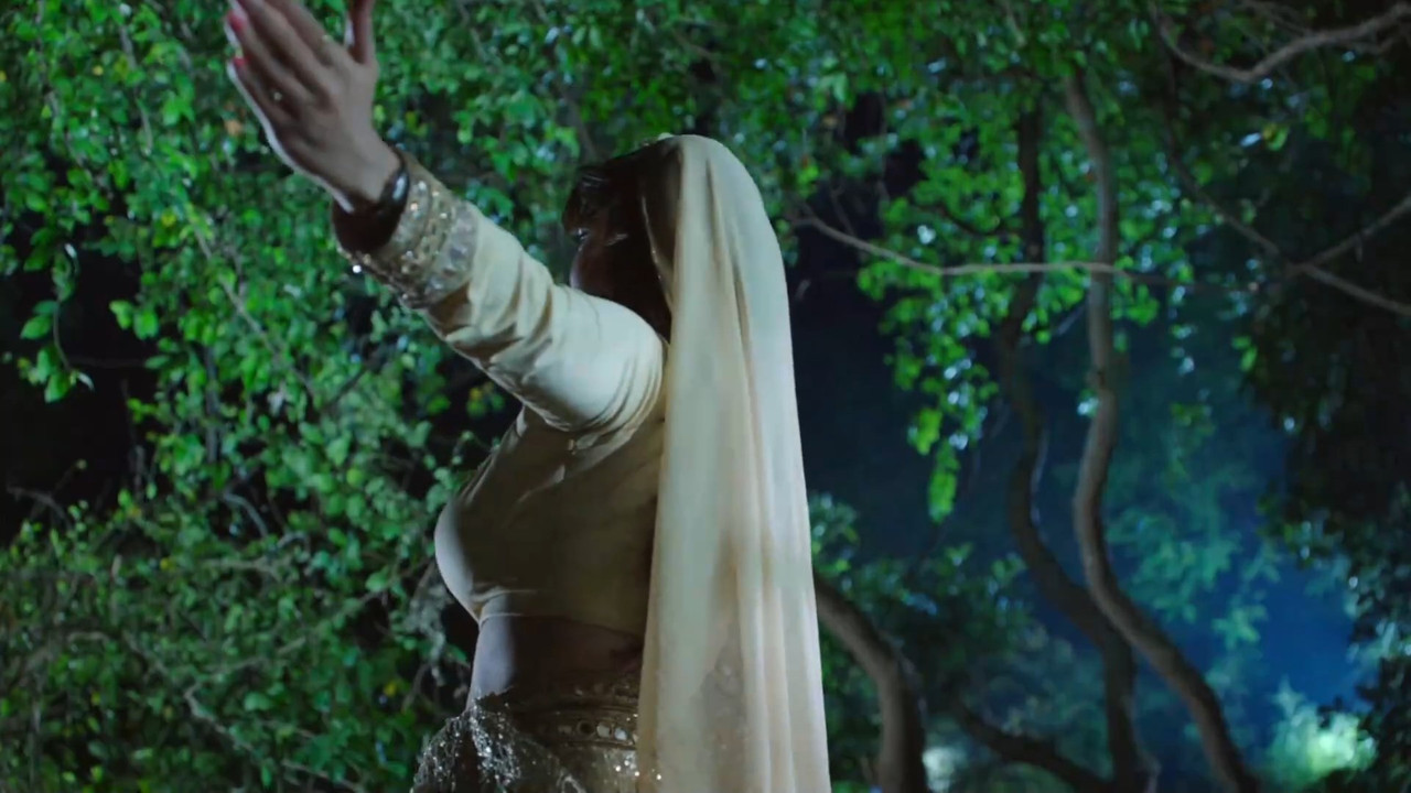 Cute Girl open navel from naagin.mkv_snapshot_00.01.624