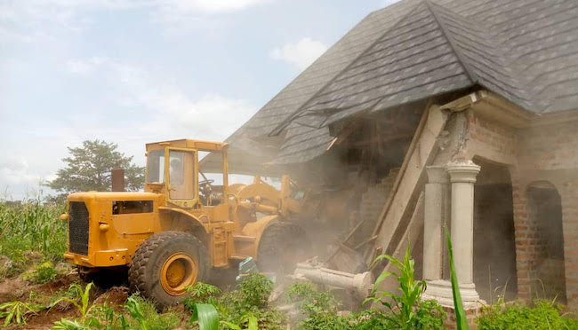 Benue-govt-demolishes-suspected-kidnappers-houses-in-Makurdi