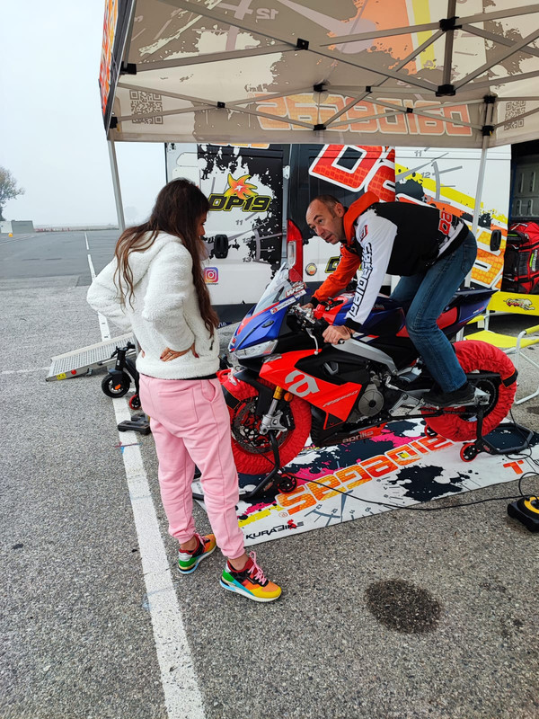 2086416A-6FC4-41F6-8D21-728C7759445A