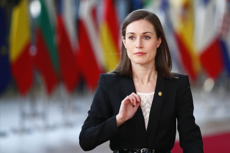 Primera Ministra es captada drogada y pasada de copas en un bar