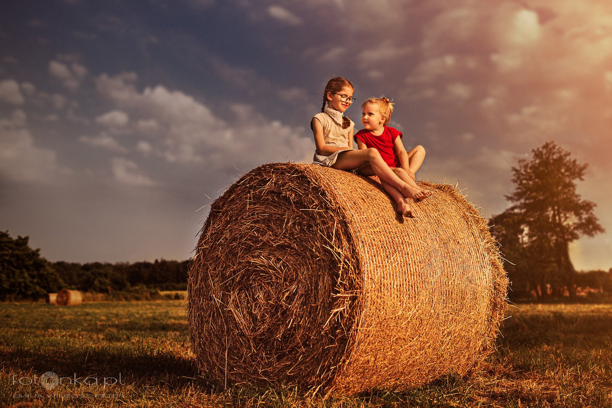 people-children-haystack.jpg